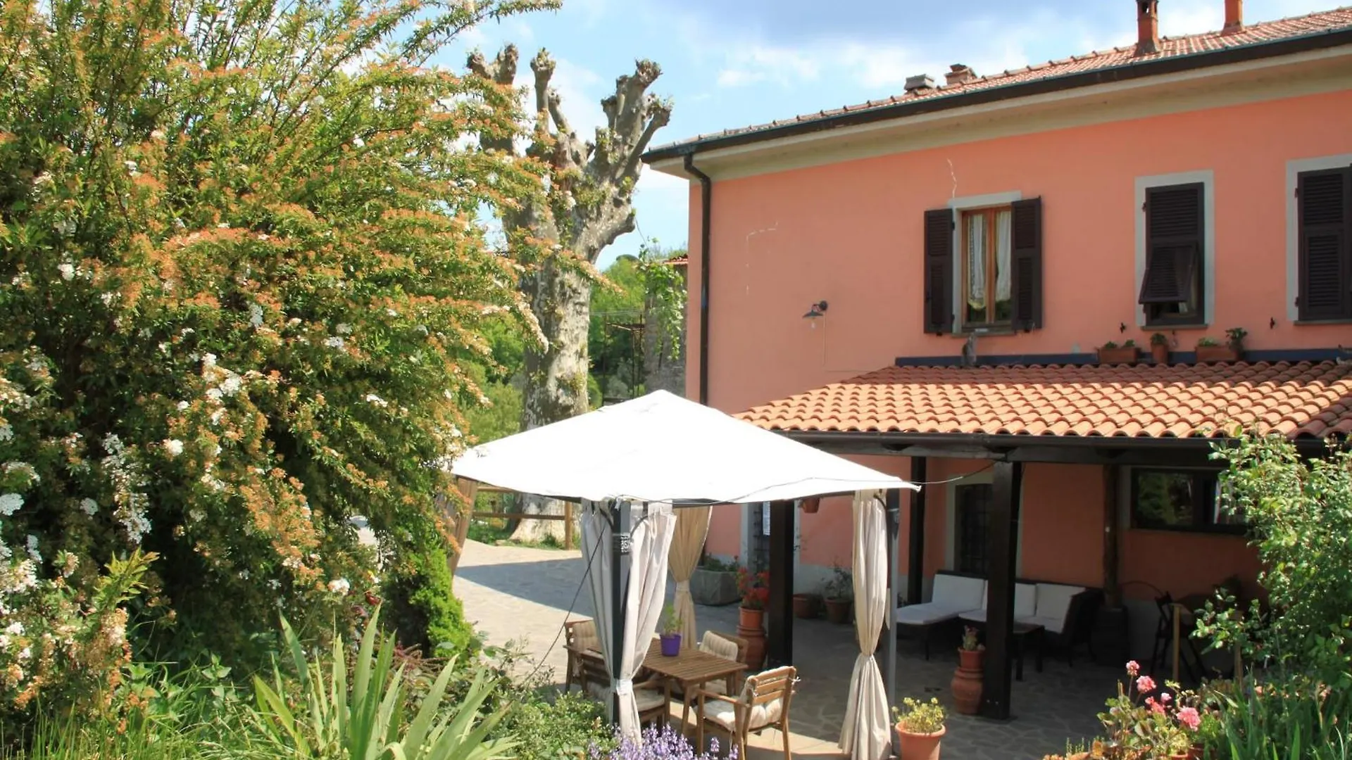 Holiday Home In Canossa With Swimming Pool Garden Barbecue Mulazzo